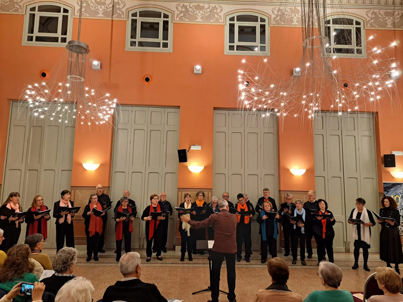 La Coral Guisla organitza una visita al Museu de la Música dins dels actes del 40è aniversari