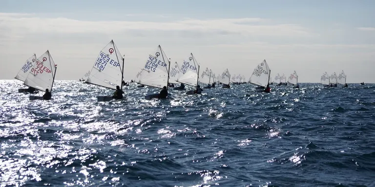 El Club Nàutic Cambrils acull aquest cap de setmana la primera competició esportiva de l’any