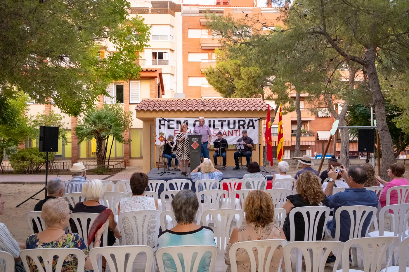 Un recital de poesia de l’Associació Literària posa el punt final al cicle “Fem Estiu, Fem Constantí”
