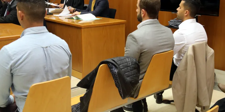 L’Audiència de Barcelona absol dos mossos jutjats per agredir un home que no volia tornar a casa durant el confinament