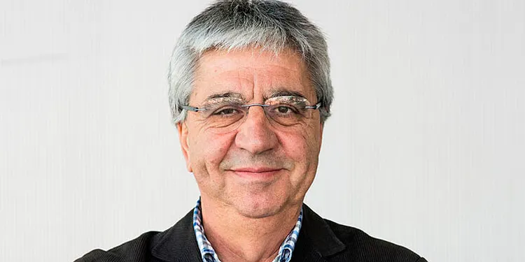 El doctor Fernando G. Benavides habla en COPE Utrera sobre «el logro histórico» que supone la llegada de la vacuna