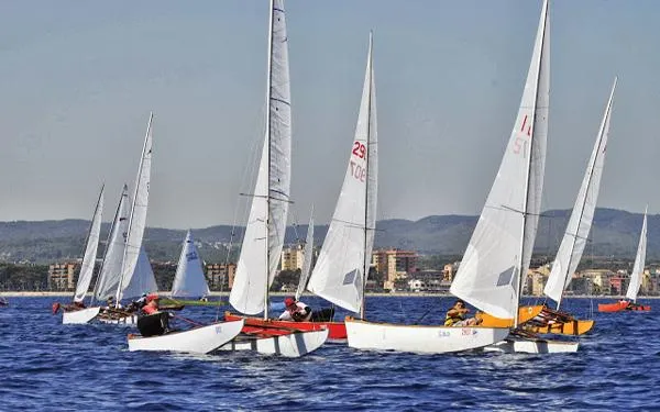 Més de 90 regatistes s’han donat cita a la IV Intercat Race Vila de Torredembarra