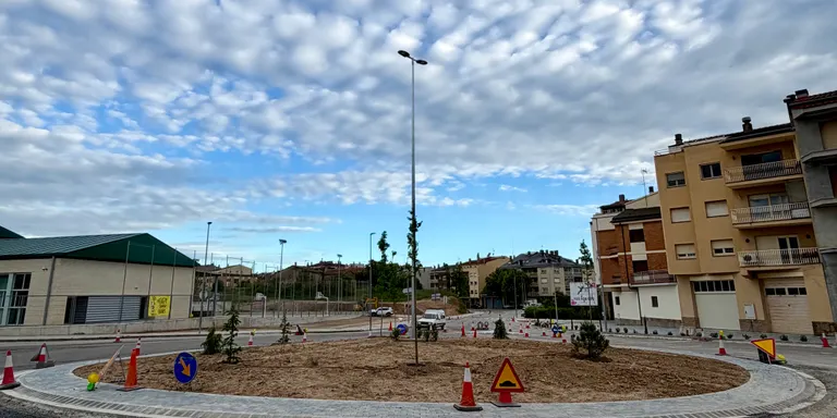 Talls de trànsit a la carretera de Sant Llorenç durant aquesta setmana per la recta final de les obres de la rotonda del Vinyet