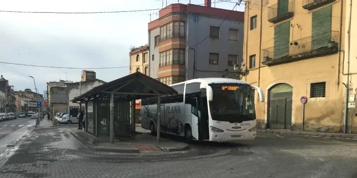 Despreniment parcial de façana a un edifici de la Plana de Can Bertran