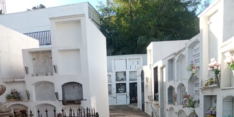 Begur acaba les obres per millorar l’accessibilitat del cementiri municipal