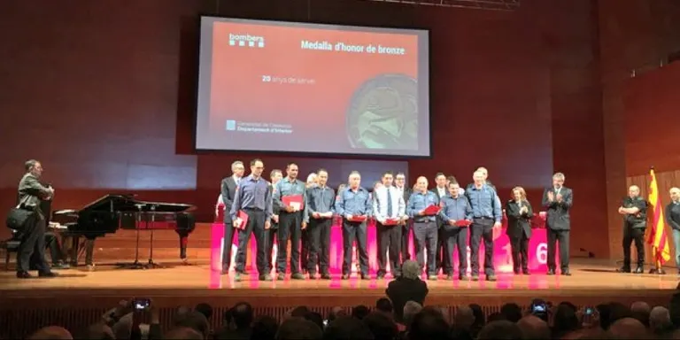 Reconeixement a la trajectòria de tretze bombers de l'Alt Urgell