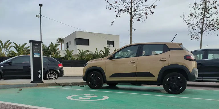 L'Ajuntament actualitza el preu dels punts de recàrrega de vehicles elèctrics