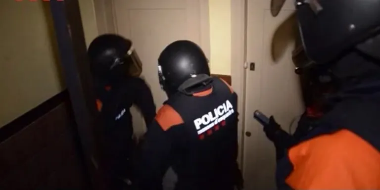 El macrojudici al grup criminal acusat de 98 robatoris a cases, pendent de la vaga de lletrats