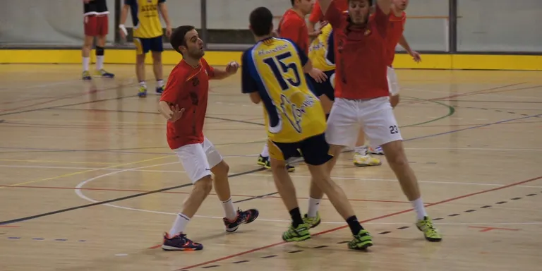 Tret de sortida a la temporada de l’Handbol Rubí amb el seu torneig