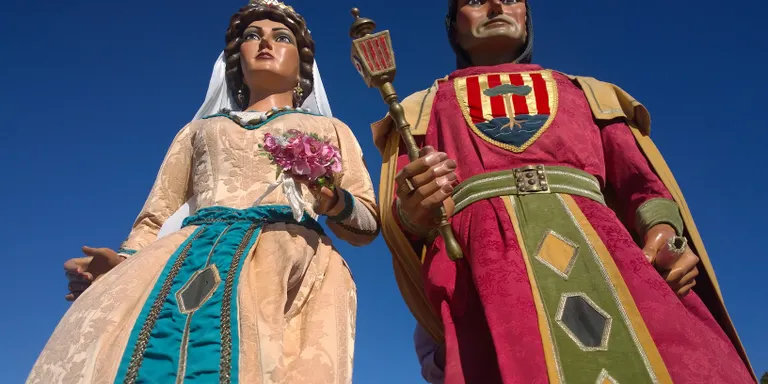 Els Gegants de Pineda formen part de l'espectacle 'Històries de Llevant'