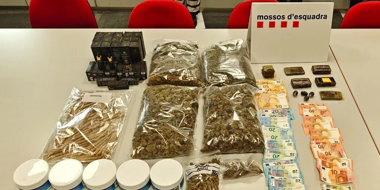 Intervenen una associació de cànnabis a Cerdanyola per traficar amb drogues i en detenen el president i una treballadora