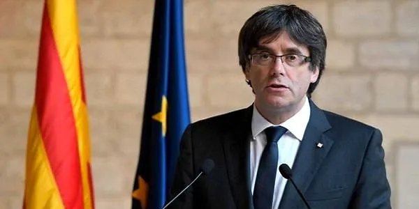Carles Puigdemont renuncia “provisionalment” a la presidència de la Generalitat i proposa Jordi Sànchez com a candidat