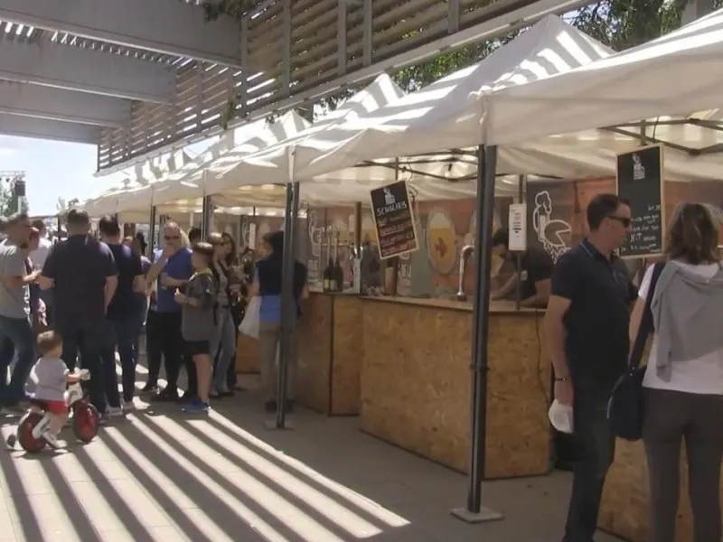 Més d’11.000 persones visiten la Fira de la Cervesa i el Formatge de Rubí a la Rambla del Ferrocarril