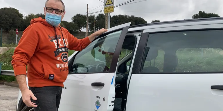 Un taxista pinedenc viatja fins a Polònia per ajudar a quatre dones ucraïneses a fugir de la guerra