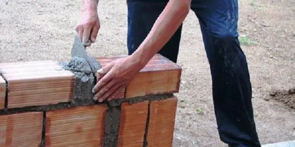 L’Ajuntament d’Altafulla obre borses de treball de peó, de professor de guitarra i de personal de neteja