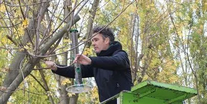 Instal·lades noves menjadores i caixes niu al Parc del Segre i al Parc del Valira