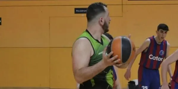 El Torredembarra BC s’imposa al CB Montblanc amb un primer quart decisiu i reforça el lideratge (67-60)