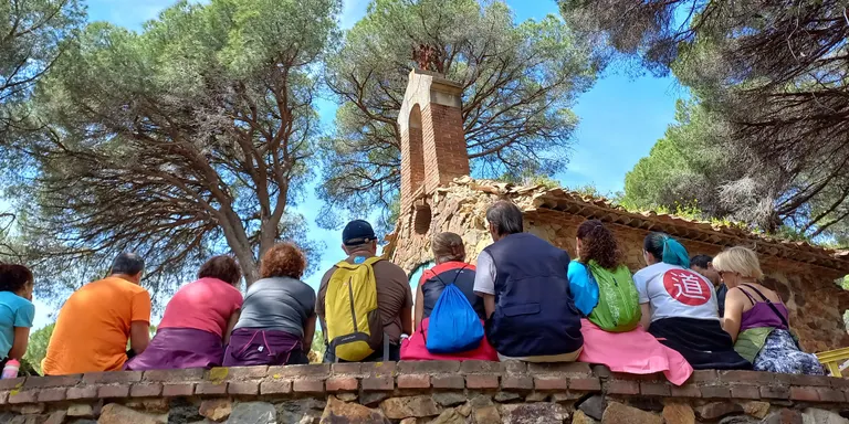 60 persones participen a una visita del patrimoni arquitectònic de la Riera de Pineda i a l'ermita de Sant Rafael