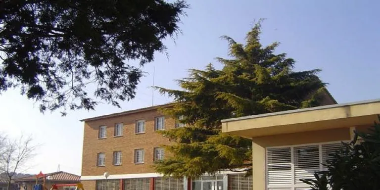 Mollet planteja solucions a la Generalitat per millorar la situació de l'escola Can Vila, amb sis famílies calderines afectades