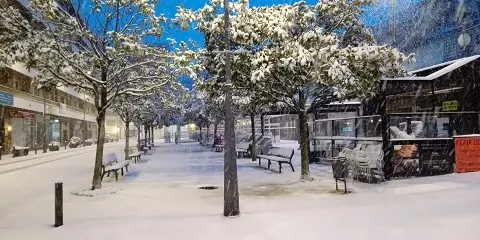 LA CIUDAD RECUPERA LA NORMALIDAD TRAS LA INTENSA NEVADA DE ESTA NOCHE