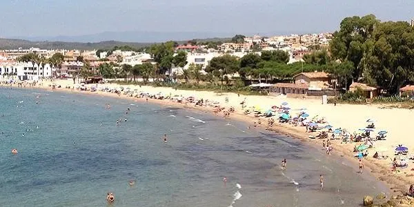 Pimec constituirà una taula transversal per combatre el top manta a la costa catalana