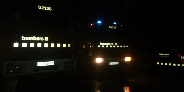Un incendi crema 200 bales de palla a Montferrer i Castellbò
