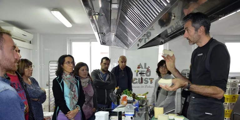 Restauradors del Pallars Jussà participen en un curs de cuina creativa