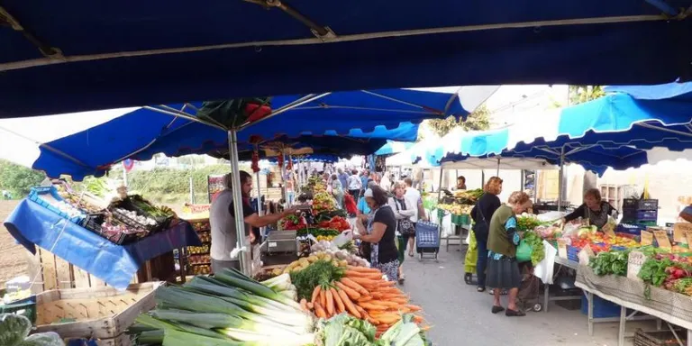Dilluns hi haurà mercat, només amb parades d'aliments