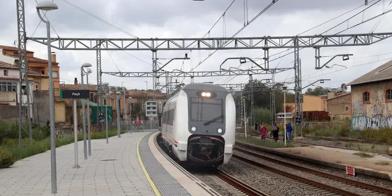 Renfe retirarà durant un mes els abonaments gratuïts de Mitja Distància a les persones que en facin un ús irregular