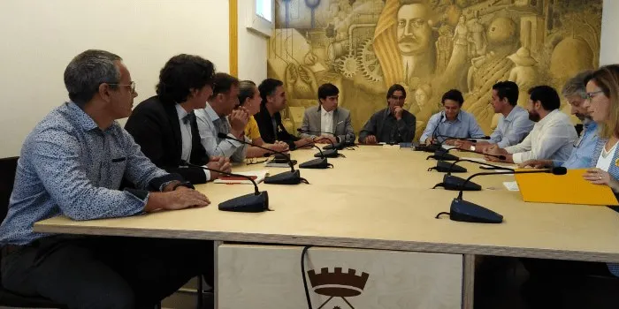 El primer ple municipal emès en directe
