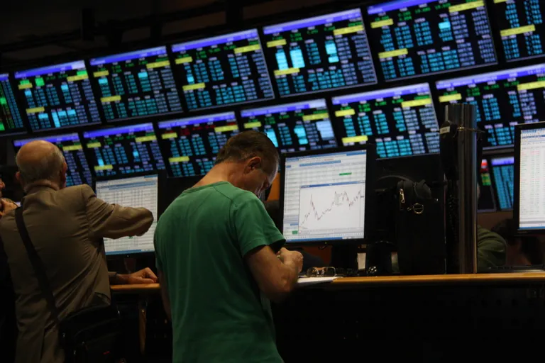 Les borses europees tanquen en vermell per la fallida de Silicon Valley amb l'Íbex perdent un -3,51%