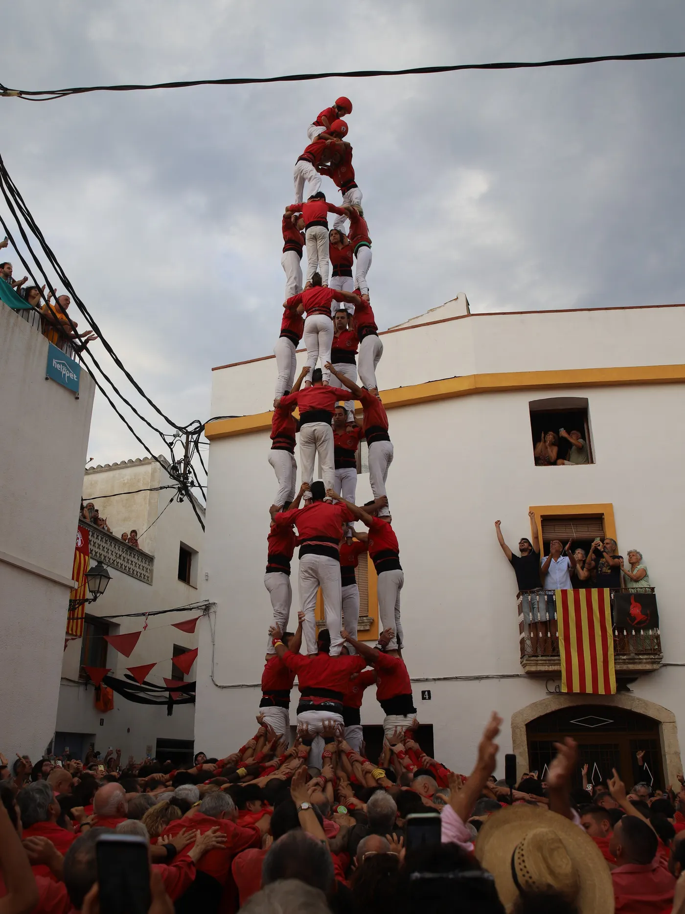 La Colla Joves fa història a la Bisbal amb el primer 4 de 9 sense folre descarregat