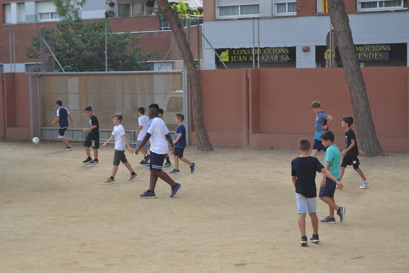 Canvis a les escoles i instituts pel que fa a les proves COVID i a la quarentena