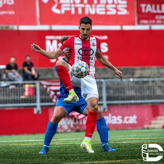 El CF Caldes es reforça amb el davanter Sergi Estrada, procedent del Vic