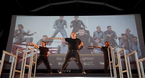 "GREASE" EN LA PLAZOLETA DEL JUNCAL