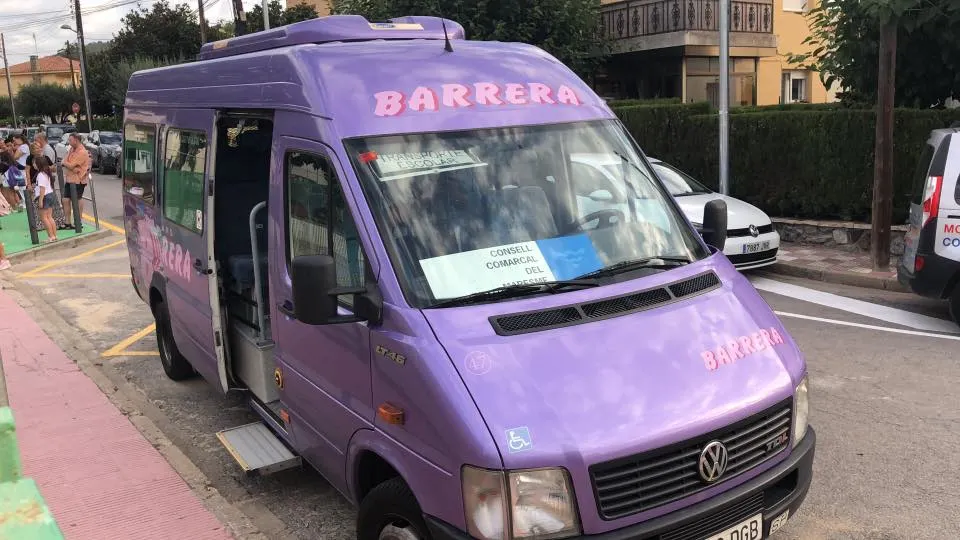 Oberta la sol·licitud de beques de l'Ajuntament de Pineda al transport escolar