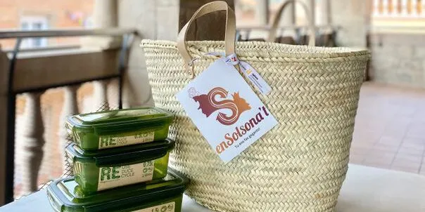L'Ajuntament reparteix 530 lots de senalles i carmanyoles per reduir residus en la compra