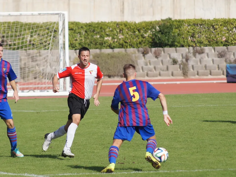 Cervantes es va convertir en el protagonista clau del partit, encara que ell no volgués / Arxiu