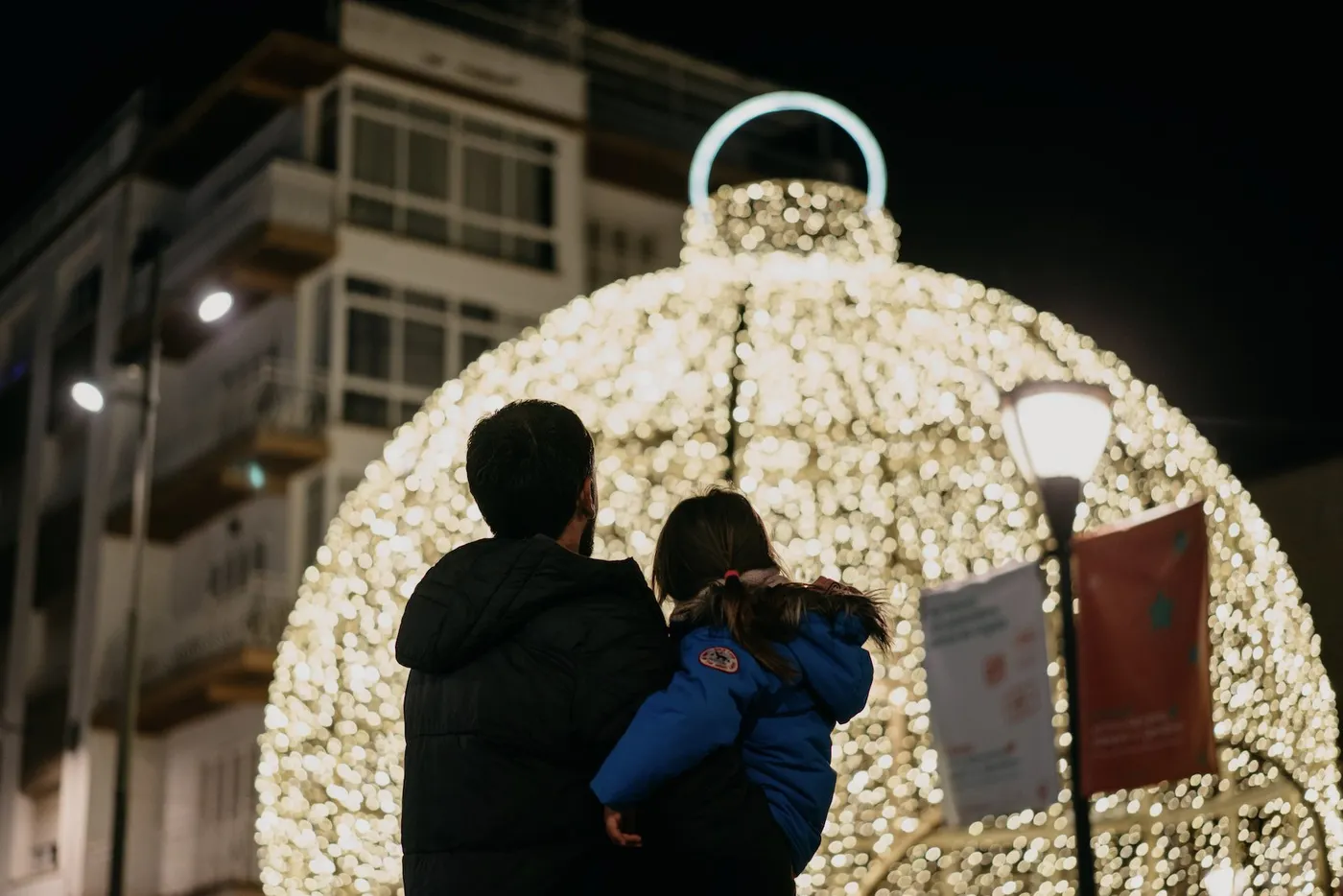 Cambrils ja viu el Nadal amb les visites del Pare Noel i els elfs, el tió més solidari i les atraccions infantils