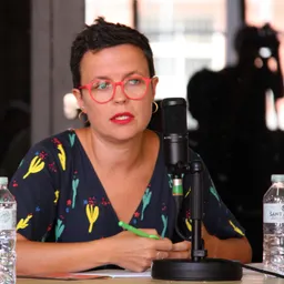 Entrevista a Anna Cerdà, comissària de 'Tony Cokes. Música, text, política' (MACBA) - episode art