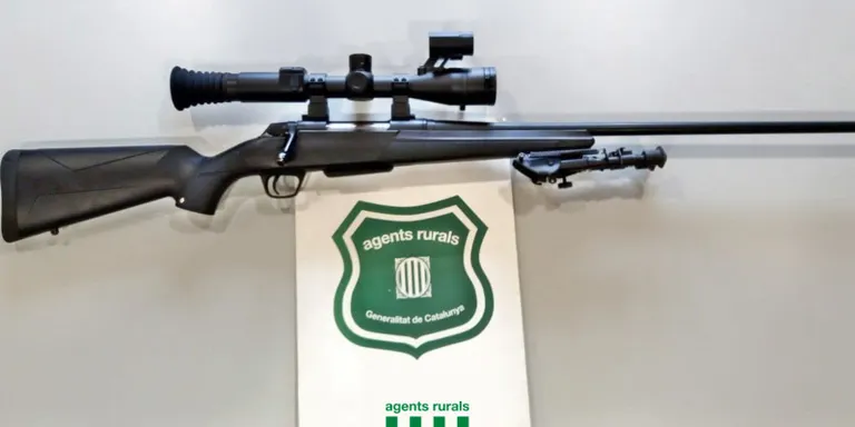 Denuncien una persona que portava un visor nocturn acoblat al rifle a Navès