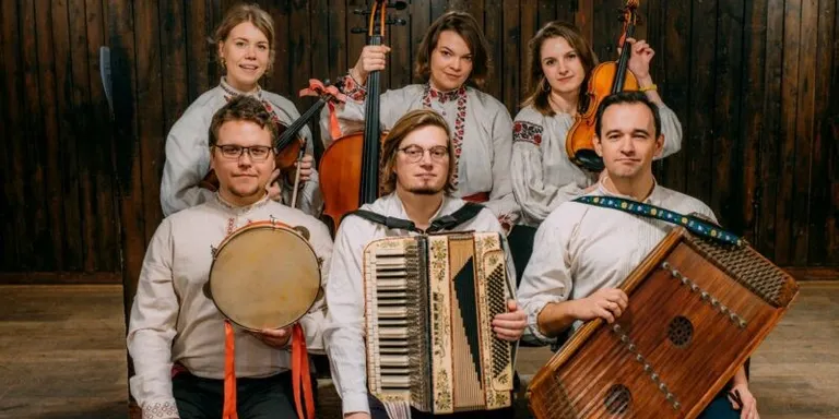 DEMÉSENLLÀ 815: Hajda Banda