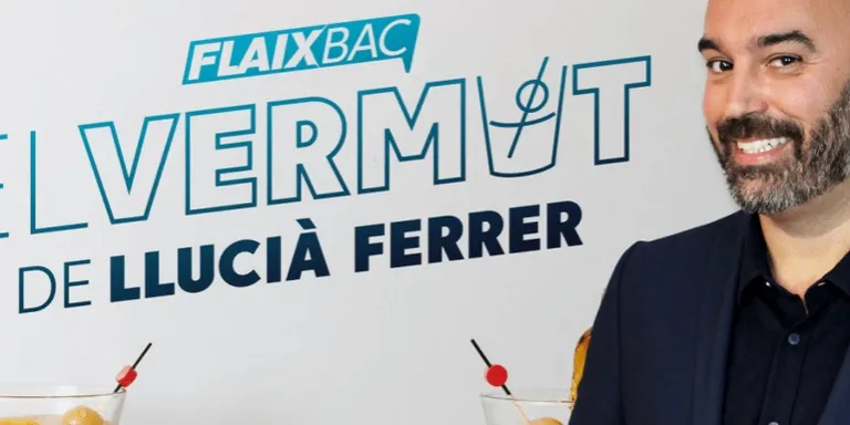 Dissabte al migdia es fa "El Vermut" de Ràdio Flaixbac en directe des de la plaça de l'Església, conduït per Llucià Ferrer