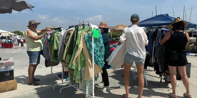 Una vintena de parades al Mercat d’Intercanvi i Segona Mà de Torredembarra