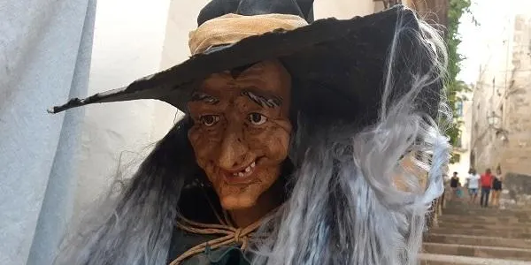 La Nit de Bruixes d’Altafulla perfila els darrers preparatius de la seva dinovena edició