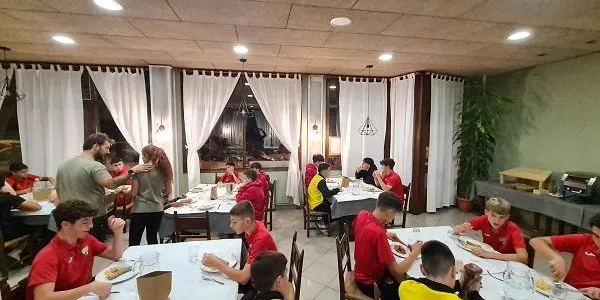 Els equips de Futbol 11 de l’Escola del CE Altafulla preparen la nova temporada amb una estada a Rialp