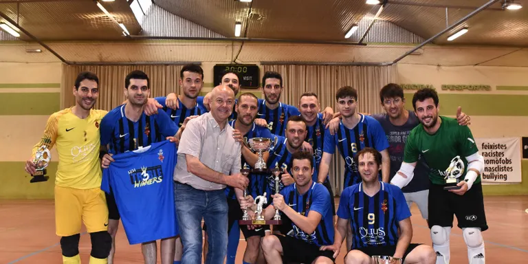 Triplet de L'Olius-Atlètic Pi a la Comarcal en proclamar-se Campió de les 12 Hores, la Lliga i la Supercopa Comarcal