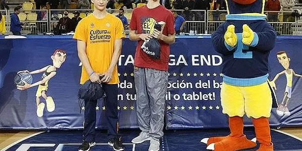 L’altafullenc Guillem Fàbregas guanya el concurs de triples de la Mini Copa Endesa