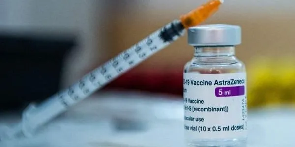 El Ministeri de Sanitat recomana utilitzar la vacuna d'AstraZeneca en persones majors de 60 anys
