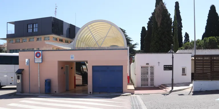 Tossa de Mar vol substituir la sala de vetlla que hi ha enmig de l'estació de busos per un tanatori